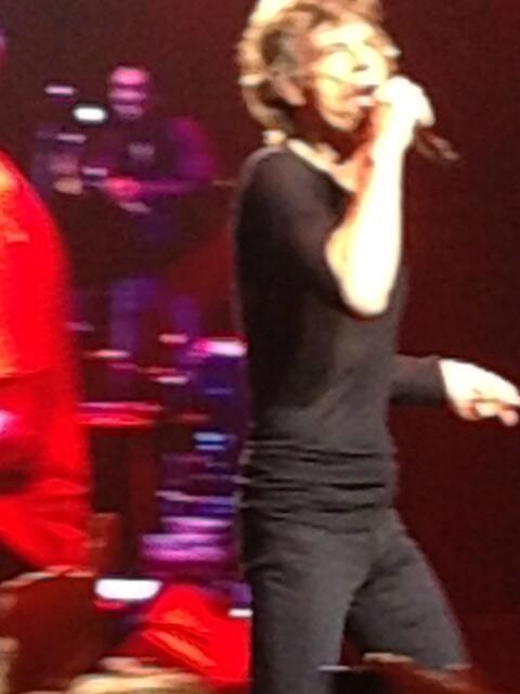 DebbiCalton's tweet image. 15 ft frm stagetongue &amp;amp; gotworst pics ever.butts &amp;amp; crotches! 2 tired.will post more 2morrow. nancytookthis #badcamera