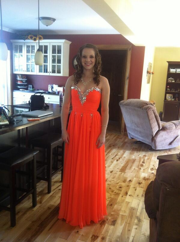 jrogers_4's tweet photo. Proud to see my little sister @SydneyRogers11 at her high school prom. You looked so beautiful. #loveyou http://t.co/fgfWo3NFMf