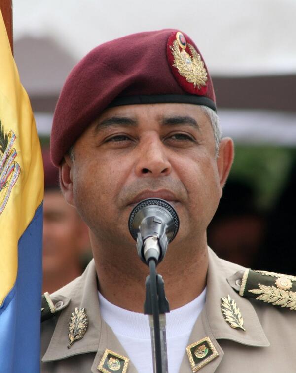 Esguarnac's tweet photo. General de División Douglas Rafael Ocando Director de la ESguarnac Ramo verde http://t.co/tQMIPOjIwo