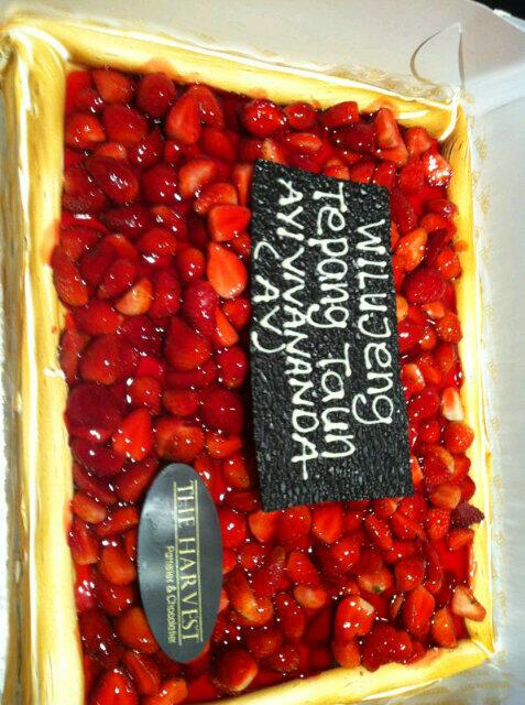 sipweh's tweet photo. Happy birthday kang @AyiVivananda http://t.co/uOXsQPyBqB