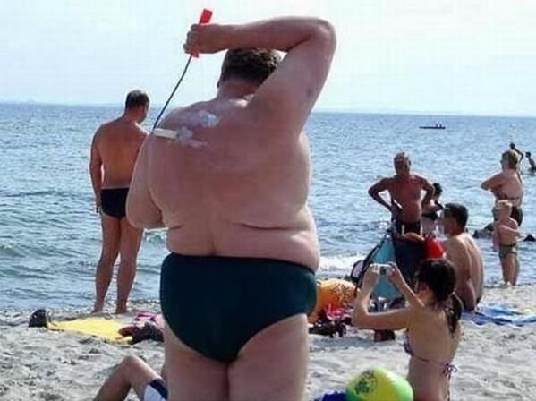 JandeHoop's tweet photo. Doe-het-zelver op het strand... http://t.co/HdLB2zzjcW