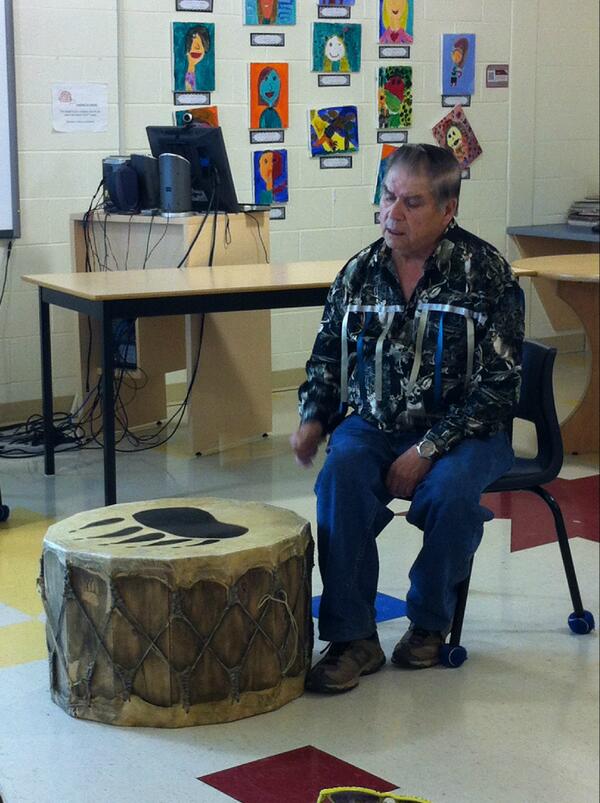 MmePenny's tweet photo. Thank you Mr. Sewell!  #PabineauFirstNation http://t.co/dEwrMkYx6I