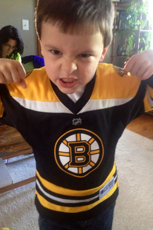 boston25's tweet photo. Hey @fox32news, you ready for this? #icethehawks http://t.co/kDlNogCvH6