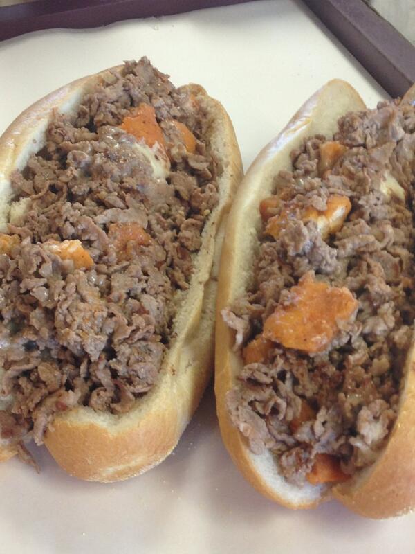 supersubbeverly's tweet photo. Buffalo Finger Cheesesteaks. http://t.co/Spzp8uXq9V