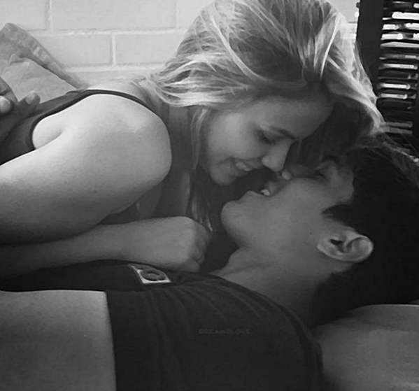 _cbbt's tweet photo. Y hasta que no te tenga así de cerca, no seré feliz del todo. http://t.co/TkYD7FV8F3