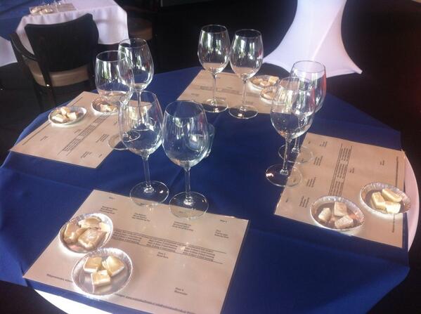 ocmoerdijk's tweet image. Proost! #ocmoerdijk #netwerkwijnproeverij