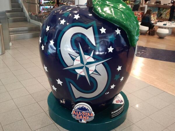 jameskann's tweet image. Chillin’ at the #6apple -- #6org