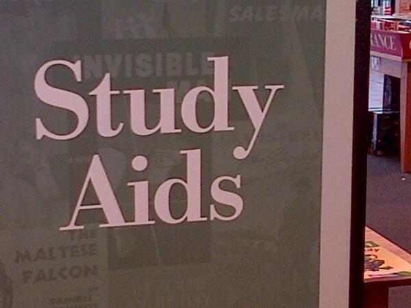 DaBearsSoftball's tweet photo. Who comes to Barnes and Noble to study Aids? http://t.co/Y6nEzPI7vH