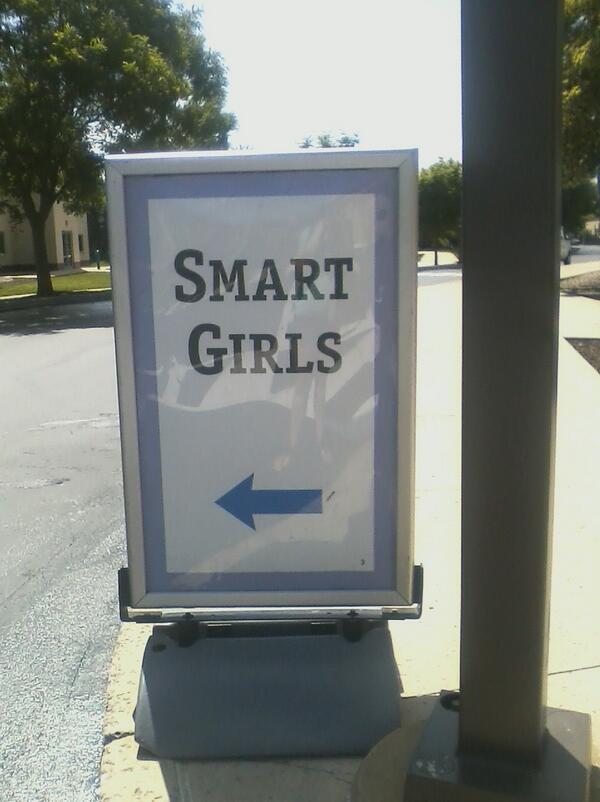 katt_purr's tweet image. Really, Penn Tech? #weirdsign