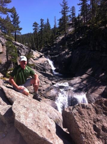 garydietrich's tweet photo. On top of Yosemite Falls. #3RIMS3DAYS Trek to Protect a National Treasure http://t.co/DqZDVPoL7X