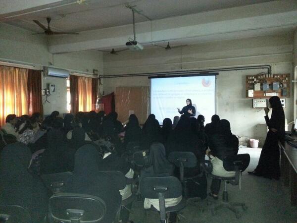 khansara9419's tweet photo. Great crowd of attendees for FOSS..its aweome #teachtheweb 
#mozbird13,#mozillain,#womoz @faisalaziz4ever @thornet http://t.co/9YQC9nVnLq