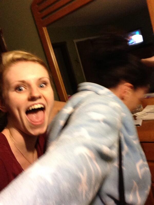 JonesDanielleox's tweet image. No more paparazzi. Please she's had enough #katpetti #dathoe