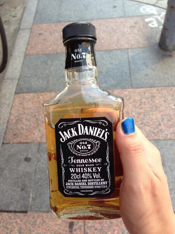 luckydevilana's tweet photo. my fav whiskey of all time http://t.co/oEuGJWqhzz