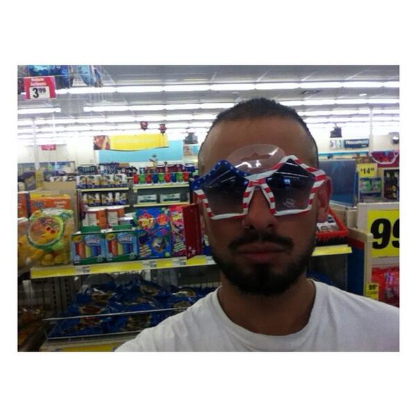 chrisortega's tweet photo. glamour http://t.co/NFnIVJ537N
