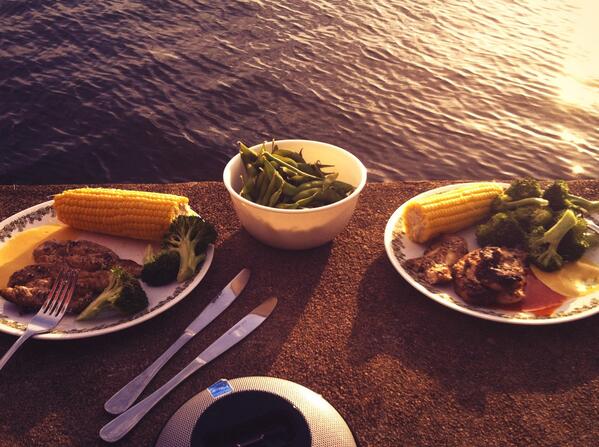 mo_stapp's tweet photo. My kind of date. http://t.co/XCPmYIktQG