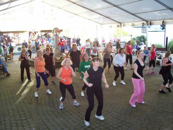 Zumbawithnick's tweet photo. TONIGHT #Zumba on Big Green at #Polperro Festival 8pm! http://t.co/Lxxxc9GXtP