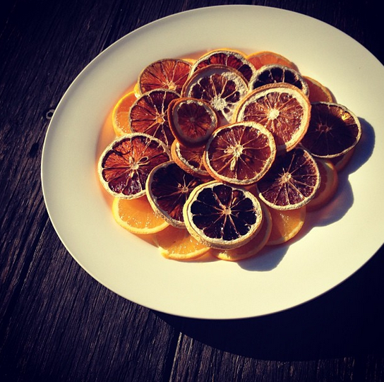 Healthy snack: Sicilian #boodoranges, full of Vitamin C and #antioxidants. A key ingredient of <a href="/CAPISPARKLING/">CAPI</a> #YUM