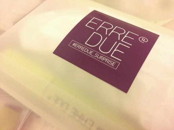 erre_due's tweet photo. Beauty Bloggers, ετοιμαστείτε! Σήμερα ξεκινάει το πρώτο #erredue_surprise περιμένουμε τις φωτογραφίες σας. Διαδώστε! http://t.co/kAUinvFRqW