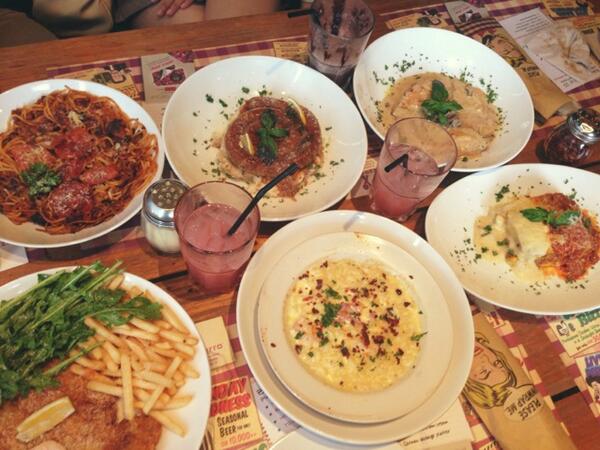 janefaustina's tweet photo. #PEBsnaptreats ALL FAVORITES!!!!! ♥♥ come get it at peb pi ;) @PIZZAeBIRRA http://t.co/jw6QWlgfSb
