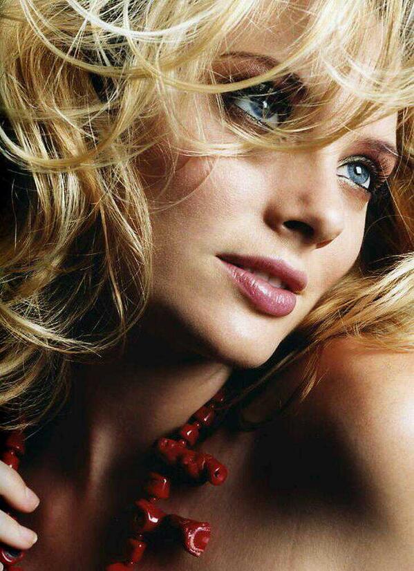 April Bowlby (@theaprilbowsby) on Twitter photo 