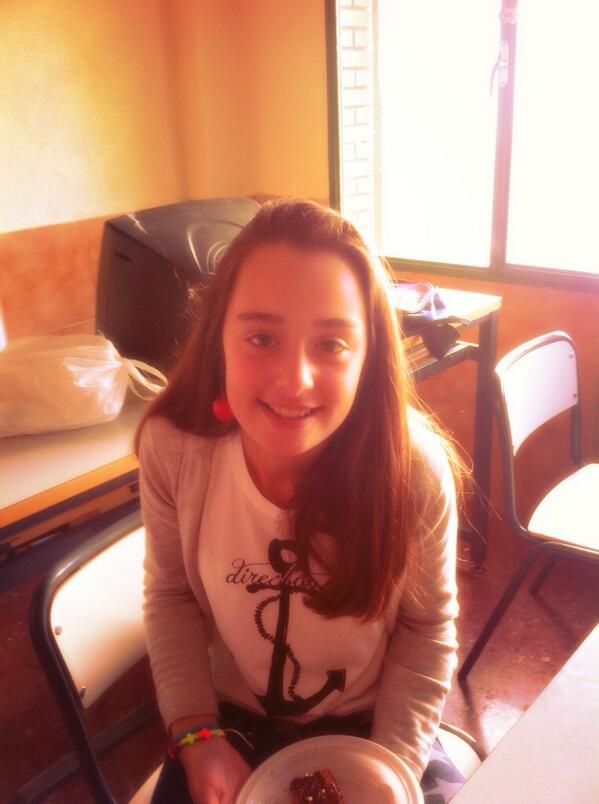 CubiCubillo's tweet image. Que pendiientes mas boniitos le ha hecho @eleniitacabrera a @nereitapampano  #lasmejoress