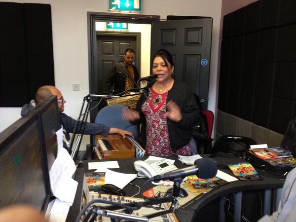 Live session this morning at Ambur Radio <a href="/AmburFM/">Ambur Radio</a> <a href="/devinderjandu/">Dina</a> <a href="/DesiDivasUK/">Desi Divas</a> <a href="/NikkiJandu/">Nikki Jandu</a> <a href="/saziajudge/">SAZIA JUDGE</a> <a href="/Jinandseetal/">Jin & Seetal</a>