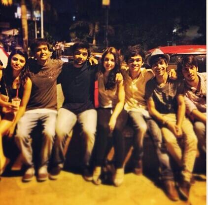 MTapas_52's tweet photo. @Rohaan_ @nakulsahdev @A_nisa_i_am http://t.co/ZyrGF51d4B