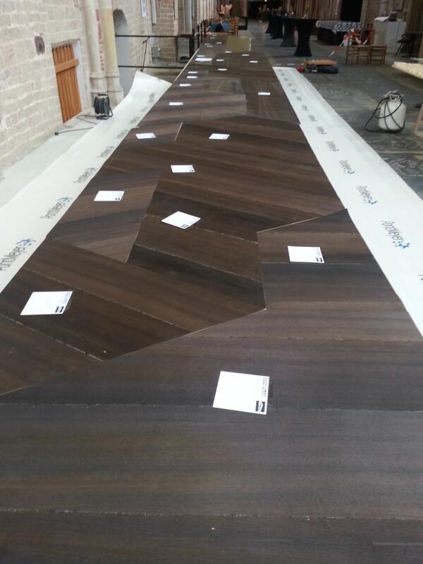PeterMostard's tweet photo. Uigiftebslie en leesmeubel voor de #Lebuinuskerk door #woodworker. Inleggen met fineer van #Kuiper fineer. http://t.co/aLKNKZaRgd