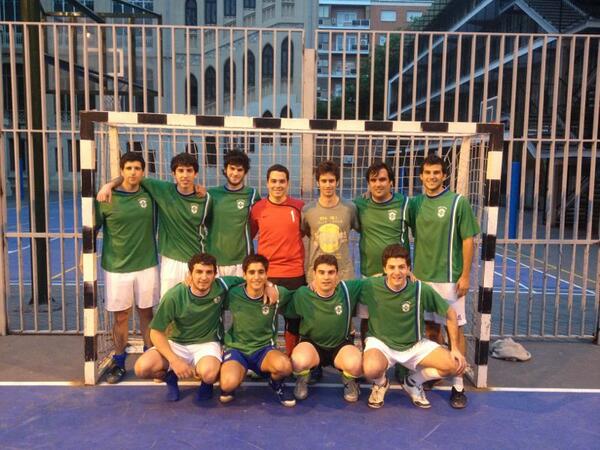 NaemUnited's tweet photo. El equipo que nos a llevado hasta primera! Gracias por vuestra entega por este escudo! Año que viene mas!  #FORZANAEM http://t.co/nJB1BhKMfW
