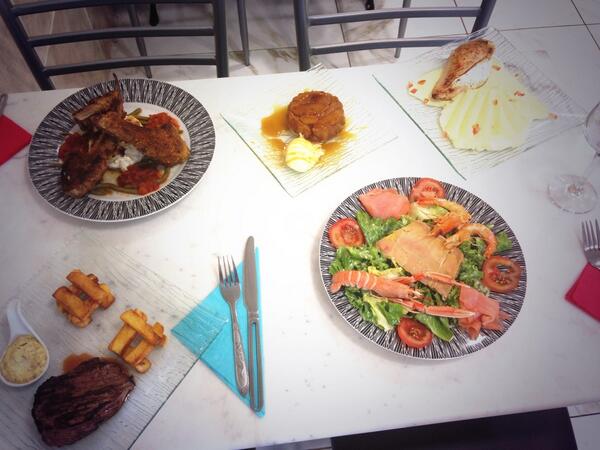 Lesbonscotes's tweet photo. Restauran #lesbonscotes 9 avenue Gambetta  93170 bagnolet http://t.co/GASJ45Vrix