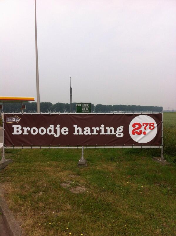 FishmastersBV's tweet photo. #hollandsenieuwe on the go! Nu bij Shell en Deli2go. Broodje of gewoon snacken. Fantastisch lekker. http://t.co/xP6WfAgGMn