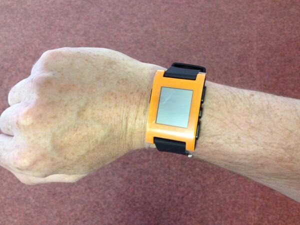 the_geeker's tweet image. Yes @Pebble ! #needtocharge