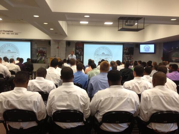 DB_CoachCoombs's tweet image. Gov. John Kasich addressing the Buckeyes to kick off our job fair experience #reallife #preparingourfuture