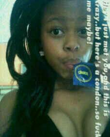 TwerkSA's tweet photo. H"@OfficialSandiN: O"@_HYFR_IDGAF_: E RT @King_MzekSTAR: Lol whose GF is this kodwa -__- http://t.co/yUx1cMCZE2""