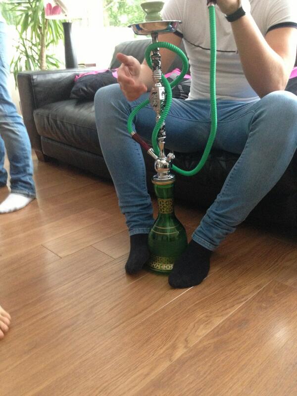 R_Retro_'s tweet photo. Thought we'd cop a shisha pipe ennit @Official_JayP wanted one http://t.co/PIIwockbQV