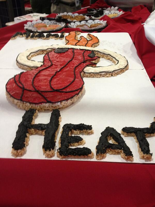 parafruit's tweet photo. We eating good tonight. Go Heat. http://t.co/dAn8XudUfD