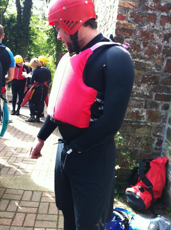 C_Harte1981's tweet photo. @ThunderTart @eparke99 #extreme sports with an itch http://t.co/nRBmqKQfXR