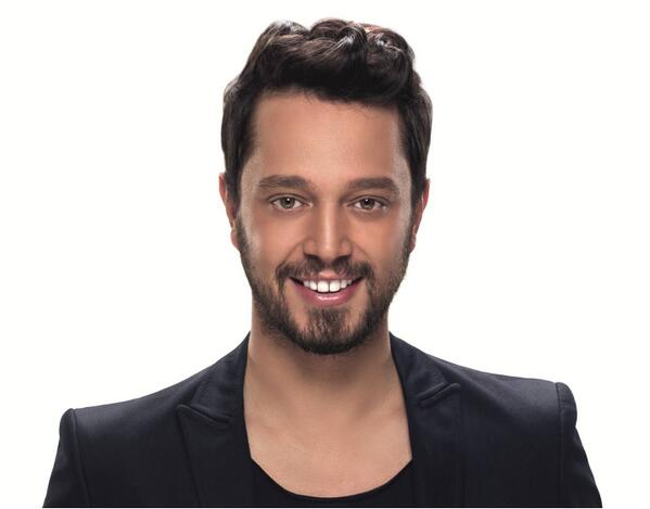 elif_bozz's tweet photo. İşte o gülüşün herşeye bedel aşkım. Hep böyle gül çünkü sen mutlu olmayı herkesten çok hakediyorsun ♥ @MuratBoz http://t.co/wNHMZ8Z9Fi