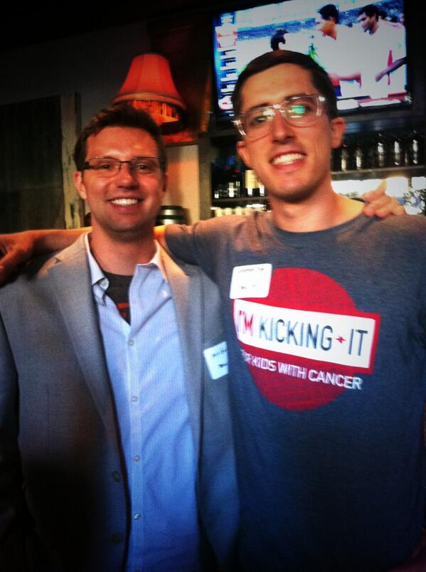 Look who we ran into at #techpint - Art of <a href="/iOTOS_inc/">iOTOS</a> and Jonathan of <a href="/HooftyMatch/">HooftyMatch</a>!