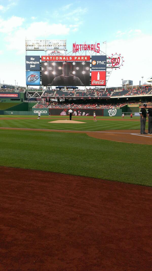USArmyOutreach's tweet photo. Director of the @USArmy Staff, LTG Bill Troy, delivers the @Nationals game ball to the starting pitcher @JBWithington http://t.co/HTY0IRQGDr