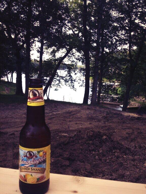 K_Brelsford's tweet photo. @wfranker @aliciafischer - would u like to join me for an Shandy? #summerishere #maybeyoushouldcomeover http://t.co/3guviewaPV
