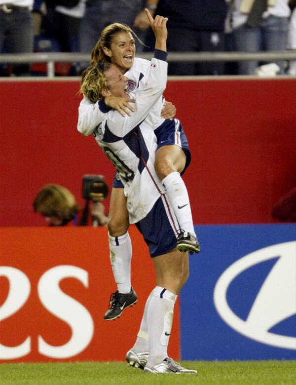 Wambach and Hamm playing in Washington together