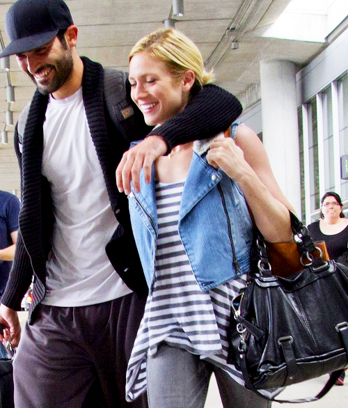FakeTHoechlin's tweet photo. http://t.co/5NocBU9kNI