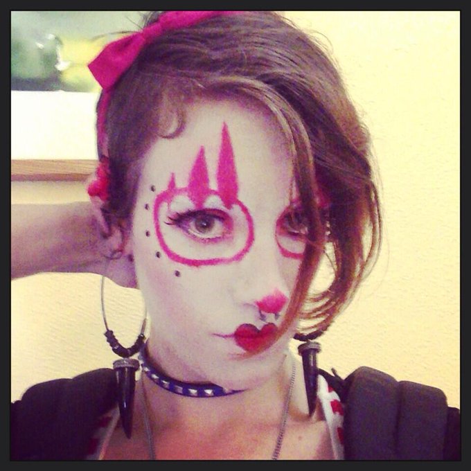 How many people would be interested if I did some clown porn? ;D http://t.co/2NQisJcXEJ<a href="/tag/sexpositive"class="tags"><span>#sexpositive</span></a><a href="/tag/safesex"class="tags"><span>#safesex</span></a><a href="/tag/knowyourstatus"class="tags"><span>#knowyourstatus</span></a><a href="/tag/stiprevention"class="tags"><span>#stiprevention</span></a>