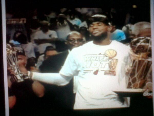 eliaannyrm's tweet image. #MVP #KINGJAMES #HEATCHAMPS #NBACHAMPS. FEEL THE HEAT♥♥