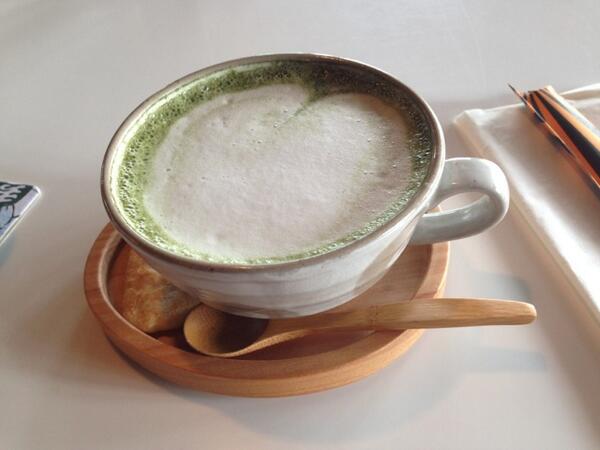 dindongs's tweet photo. matcha latte @IkuzeJakarta kemang village http://t.co/Z7v5FjCm0f