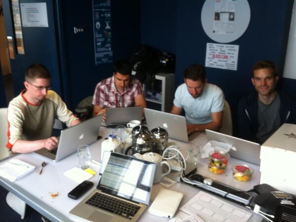 phil_yates's tweet image. Team Blown #somohack #glass looking at using facial recognition to rid you of your need for business cards