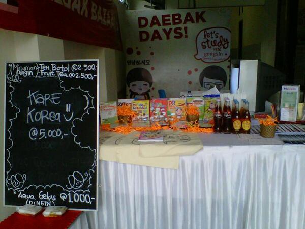 iLenaShop's tweet photo. Main ke @gongsinID, jl.Mangkubumi, Gowongan Kidul 17, Jogja. Nyicipin kuliner Korea #GongsinKare gurih pedas! http://t.co/65rHa81Ruv