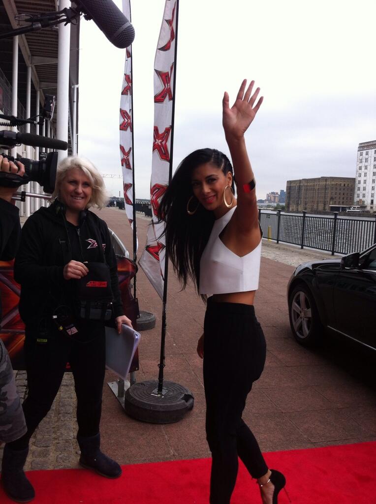 Show [Nicole Scherzinger] >> The X Factor [4] - Página 47 BNRmAT2CAAA0Yg4