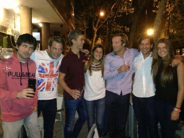 peiantone's tweet photo. que gran noche con los primos Anton,calentando para la bodita! http://t.co/zs4mQCwElq